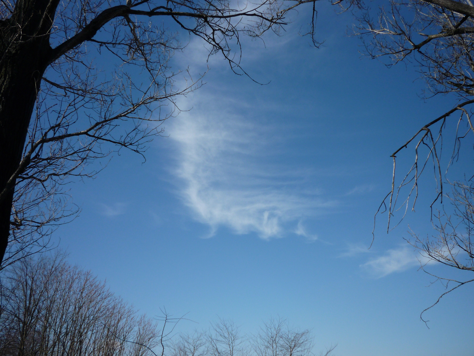 februári felhő