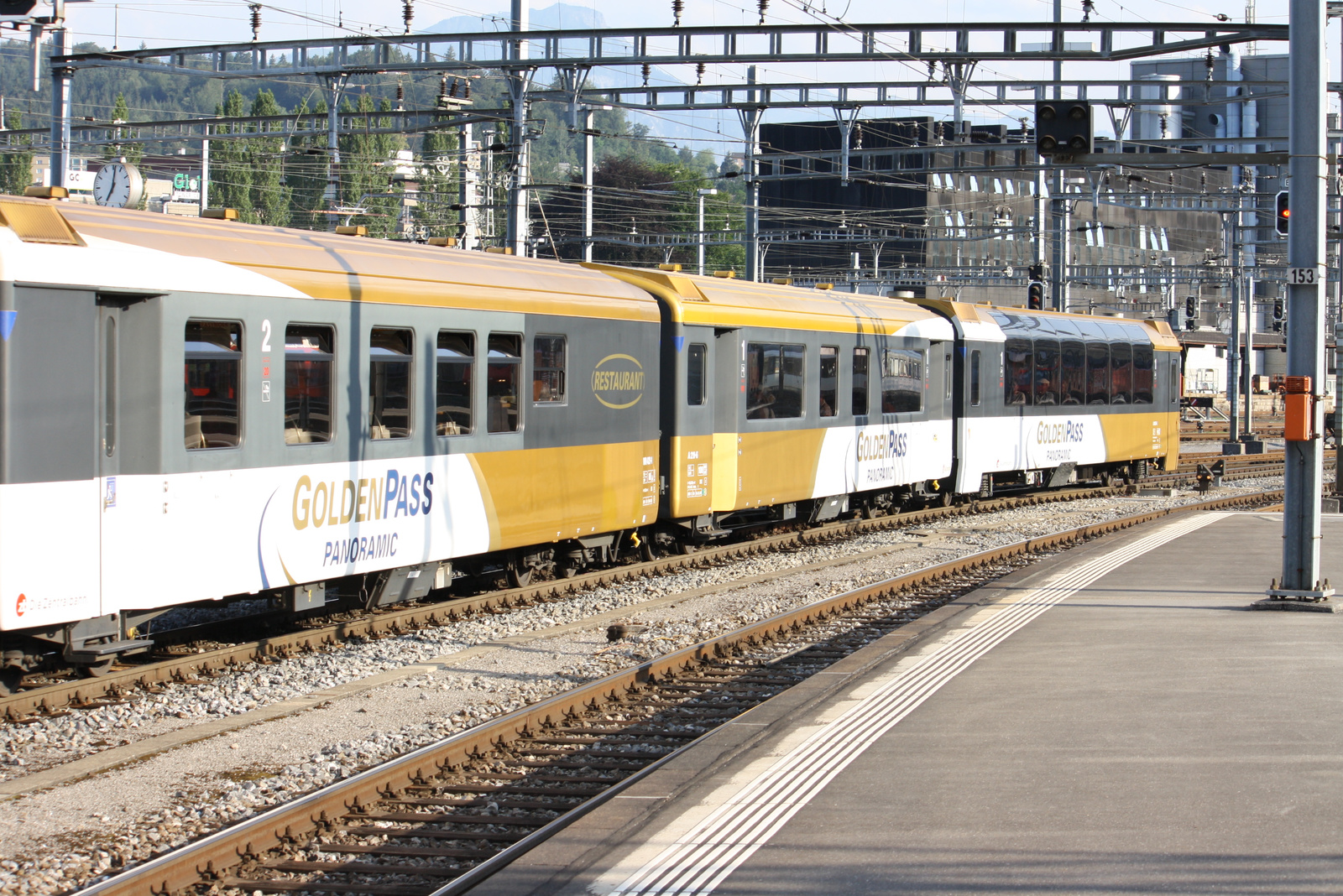 GoldenPass Line Geneve-Interlaken-Luzern IR Zentralbahn