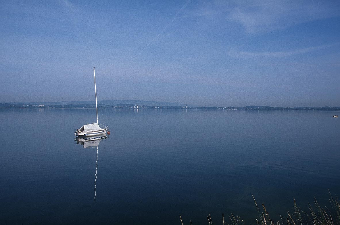 lake sailing boat