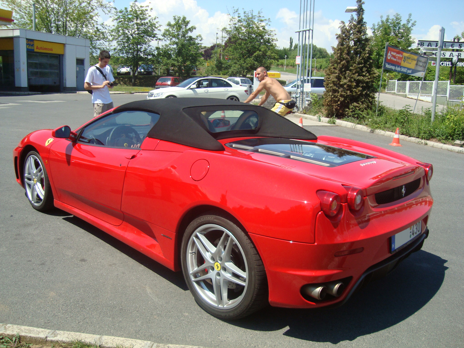 Ferarri F430 Spider & Mercedes-Benz Brabus C-klasse