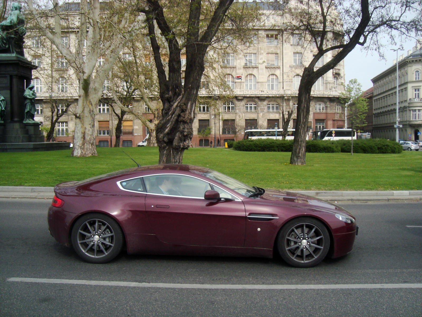 Aston Martin V8 Vantage