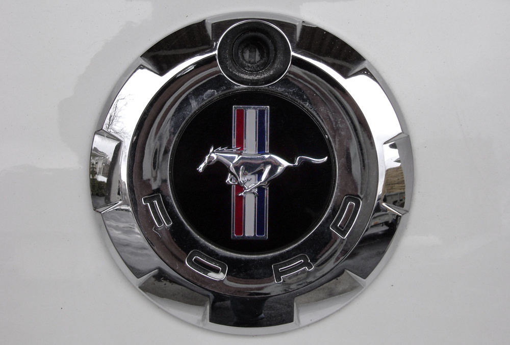 Ford Mustang logo