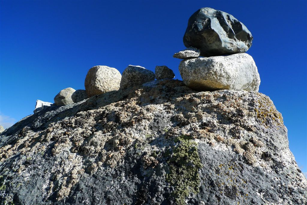 és élettelennek tűnik, pedig dehogy