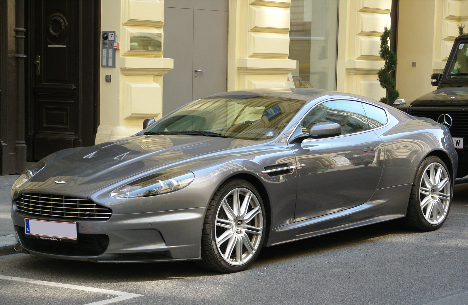 Aston Martin DBS