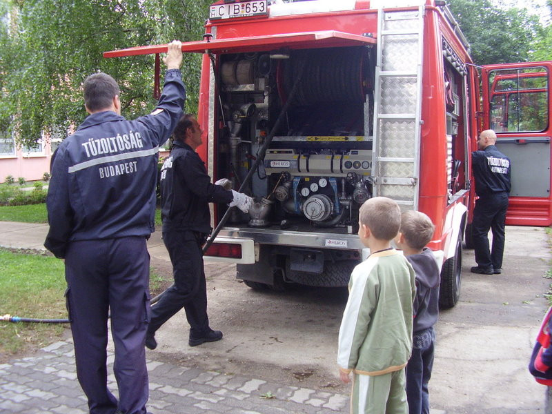 2009.05.28.ovi Tűzoltókkal 007