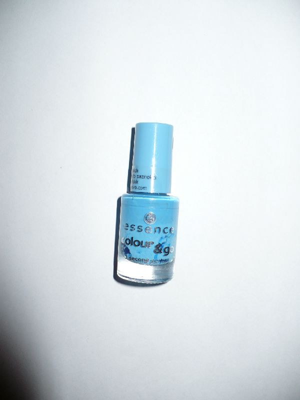 Körömlakk Essence S color and go 013 shocking blue P1030742