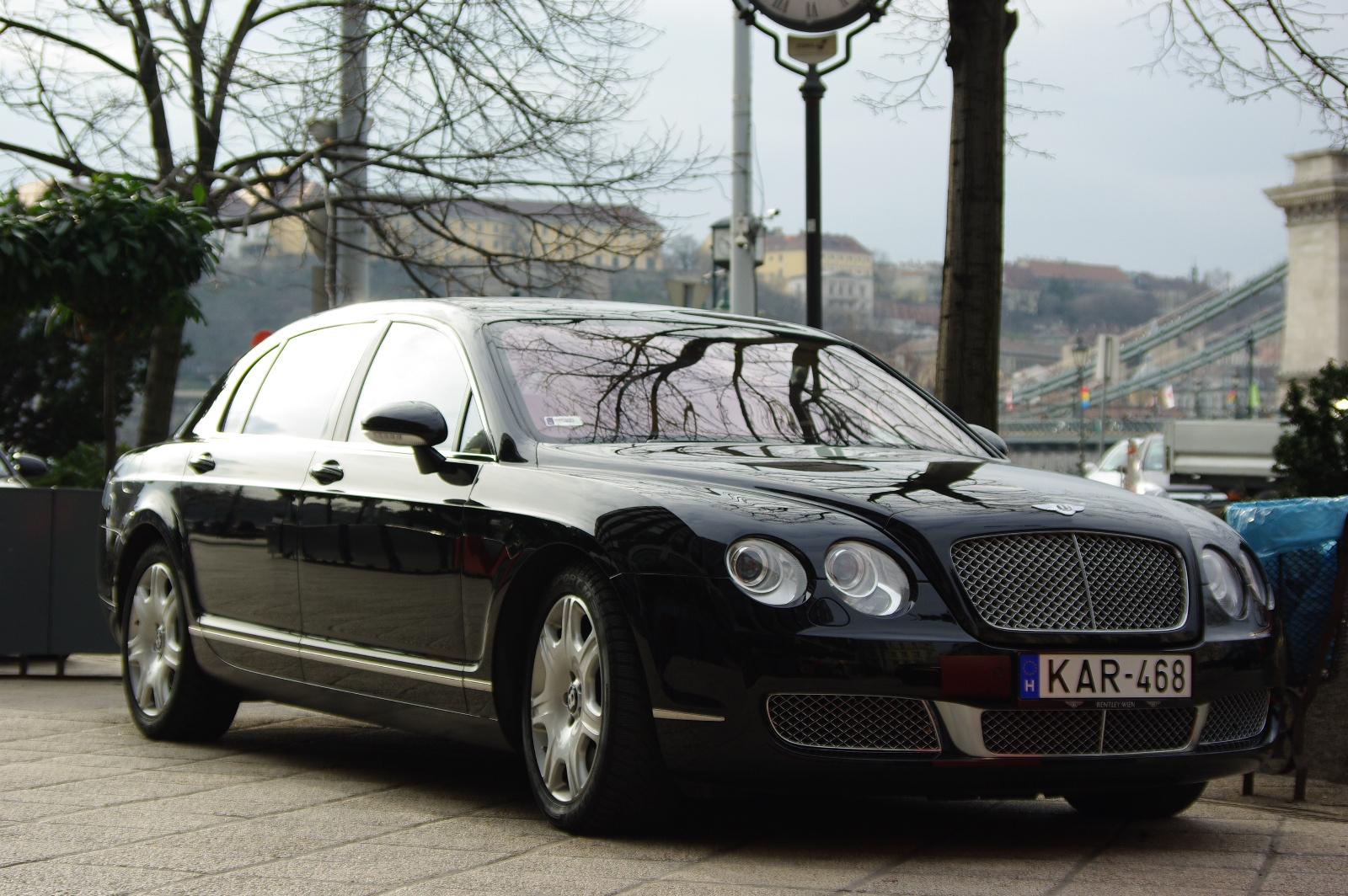 Bentley Continental Flying Spur (1)