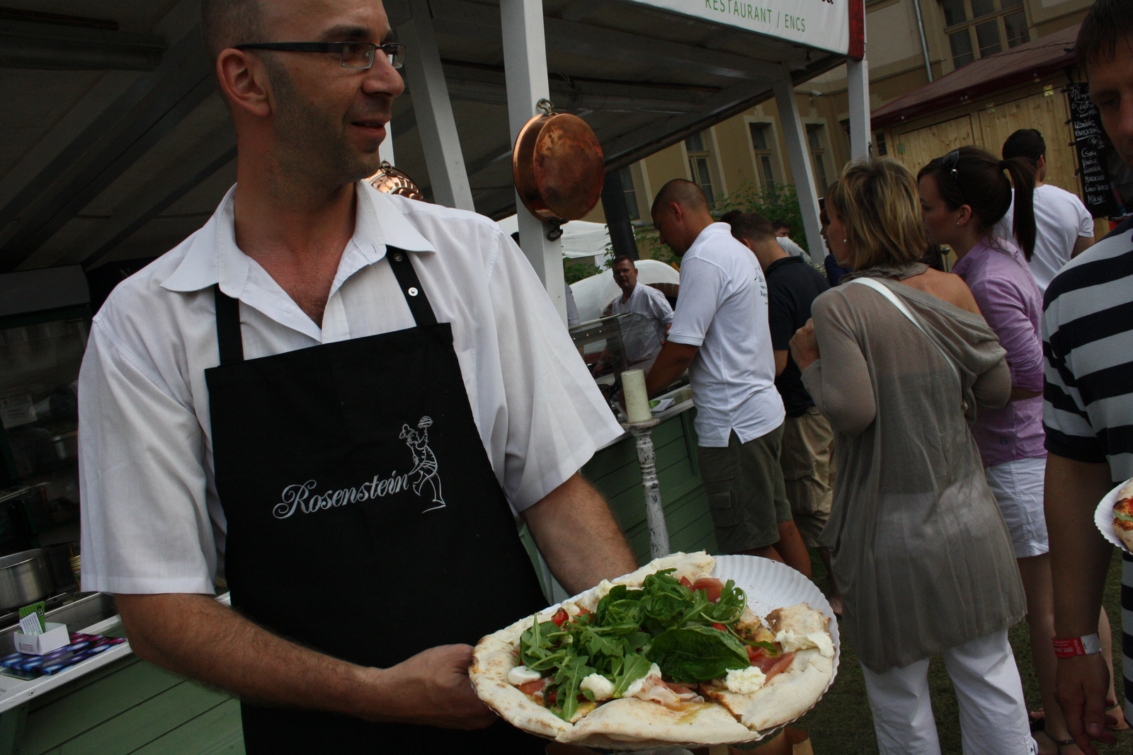 Rosensteinék is viszik a pizzát az Anyukám mondtából