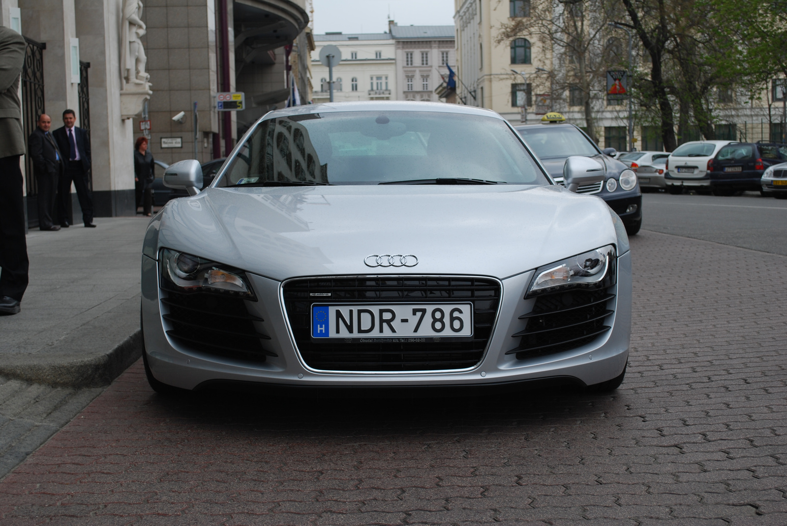 Audi R8