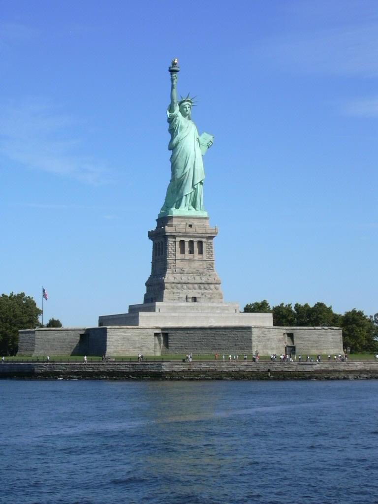 550 Liberty & Ellis Island felé-Liberty Island