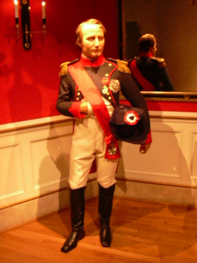 989 Napoleon-Madame Tussauds