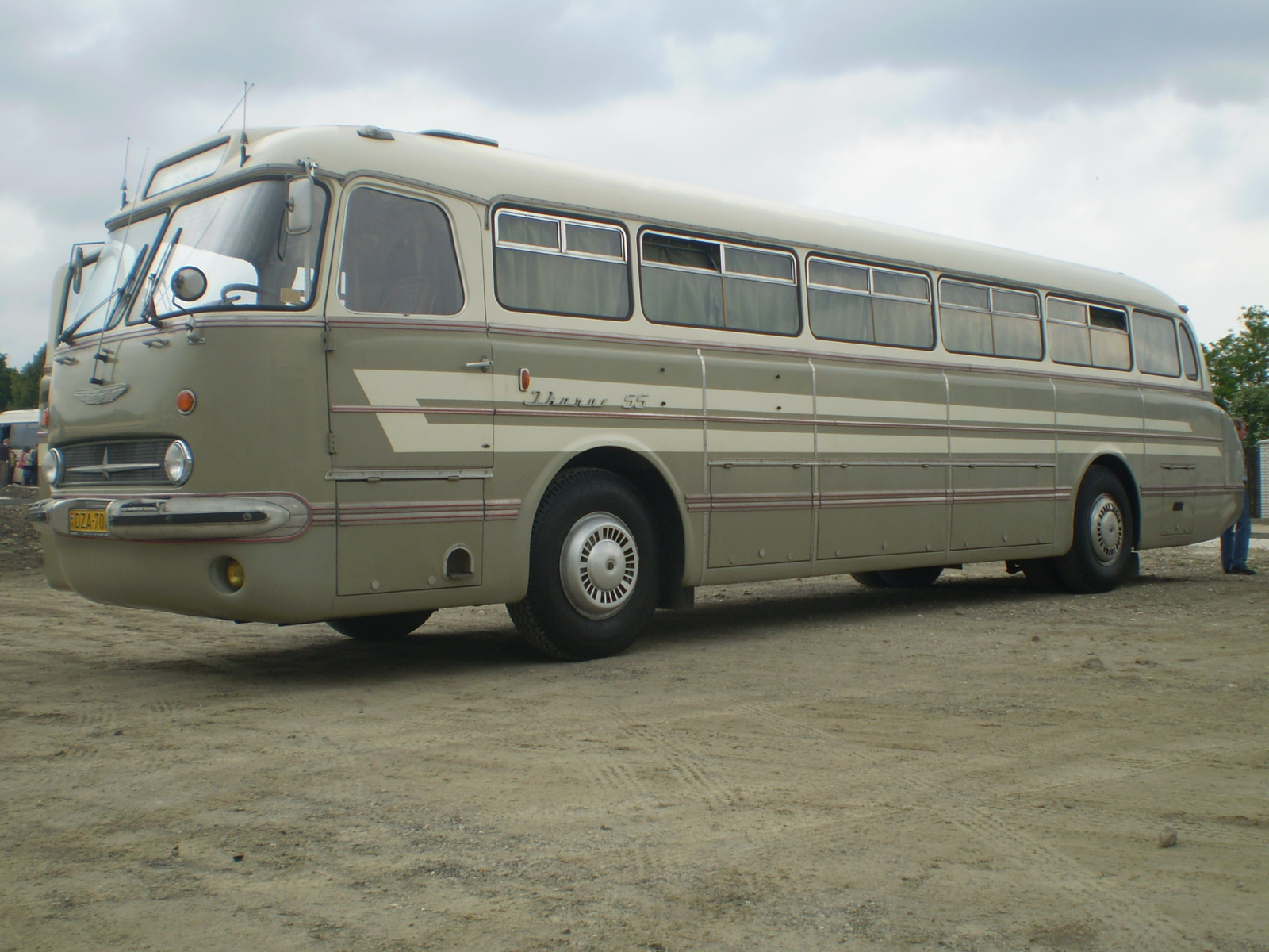 Ikarus55