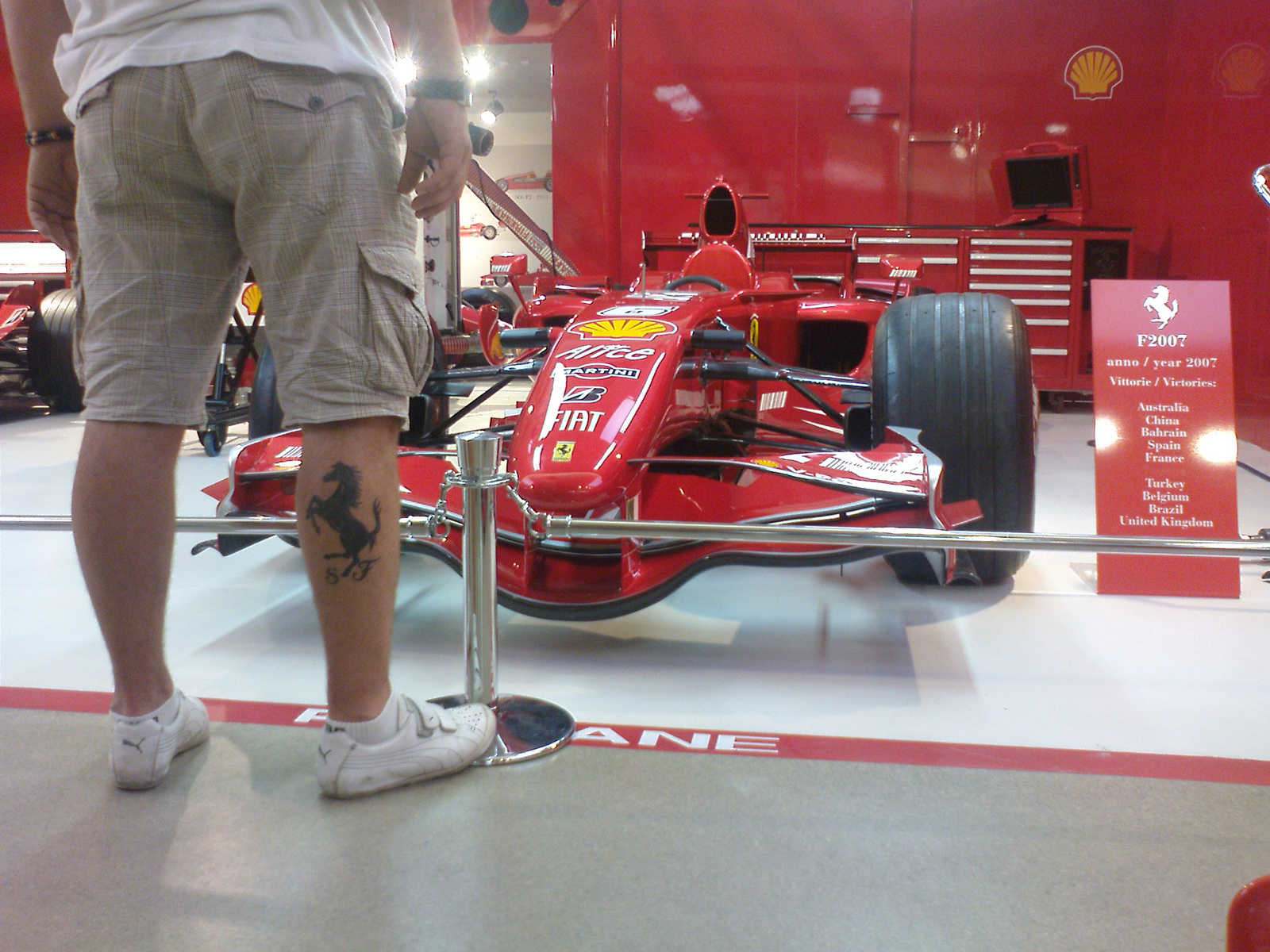 Ferrari F2007 a lovacskával...,Maranello