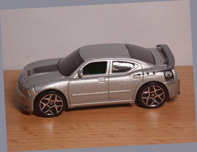 DODGE CHARGER SRT8  HOTW. 1 64