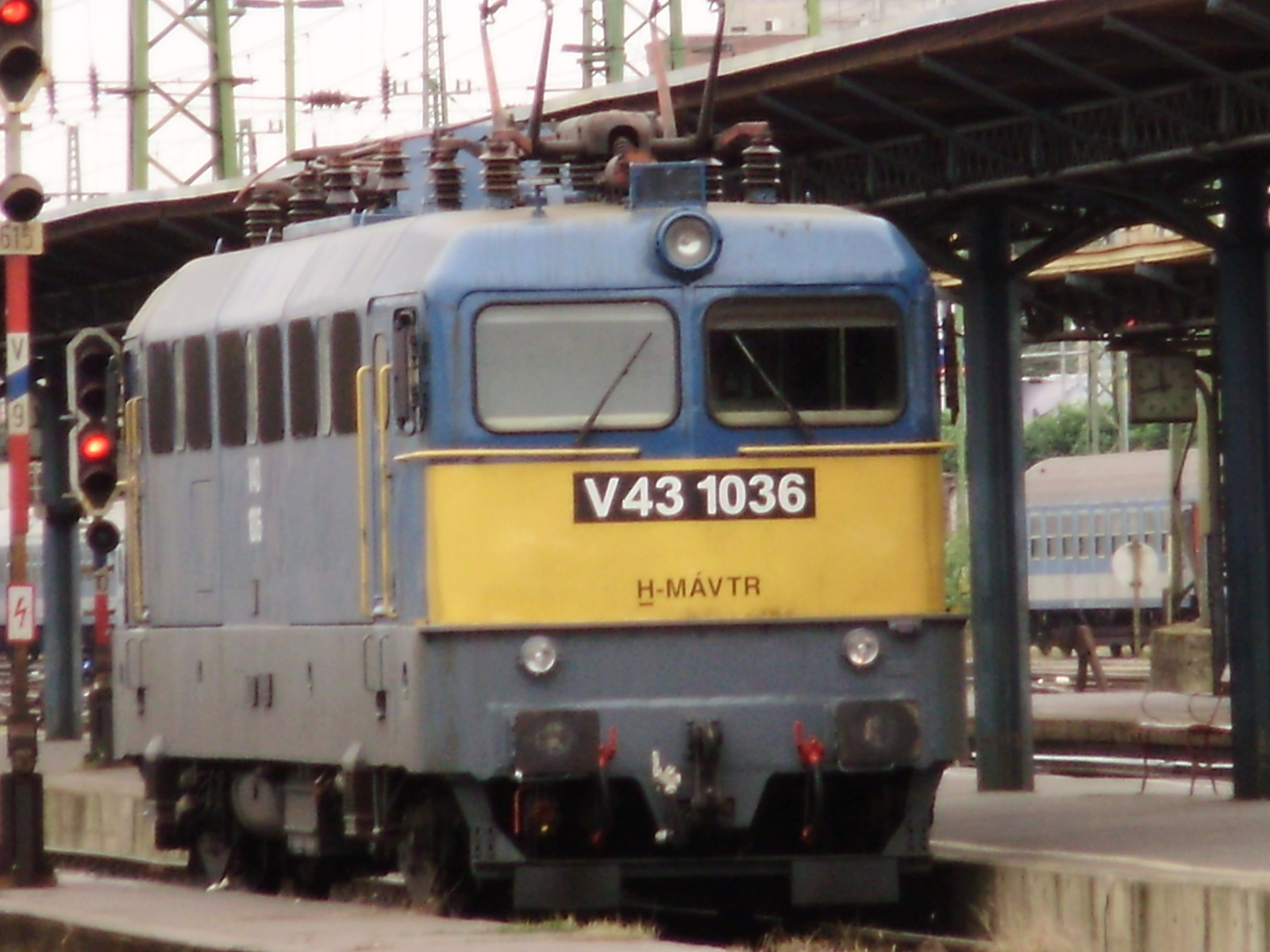 V43-1036