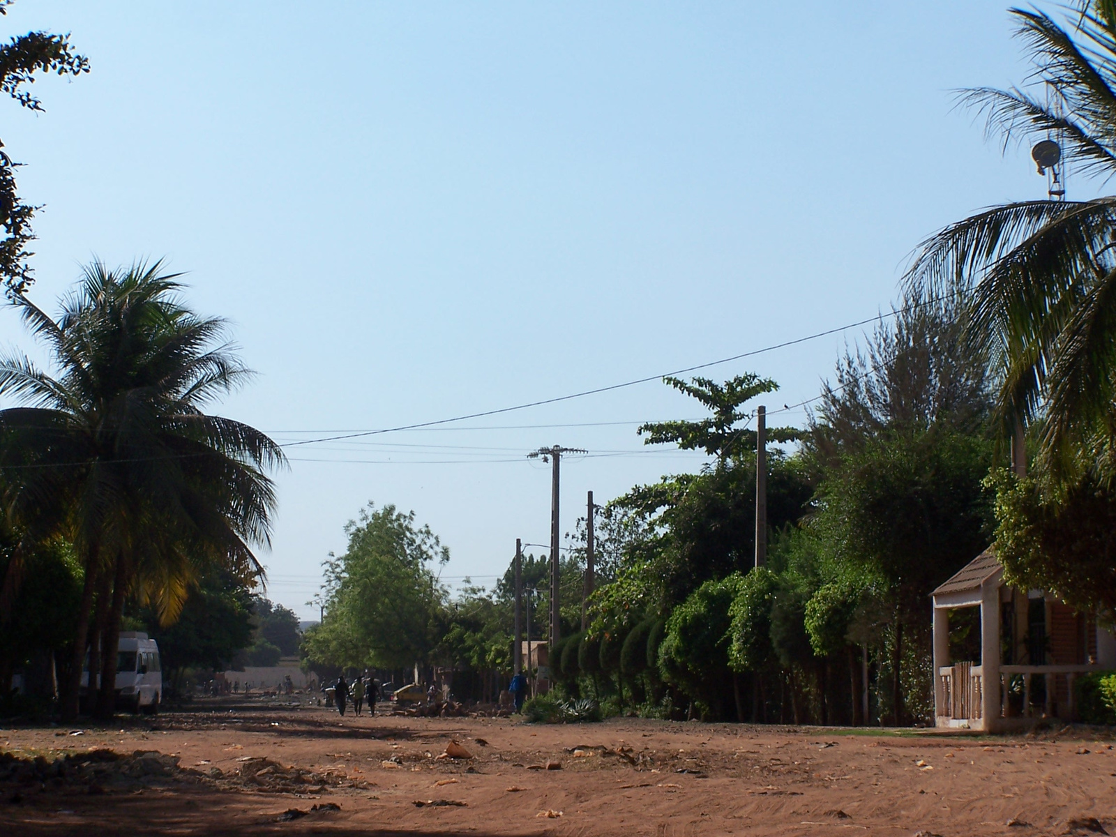 Mali133 - a szálloda utcája
