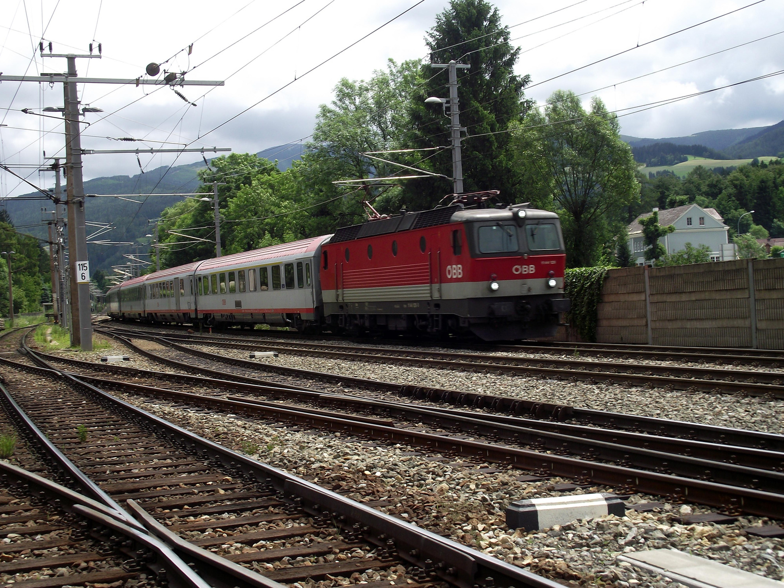 Wien Meidling felől érkező Villach felé közlekedő InterCIty