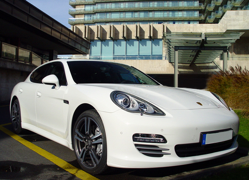 Porsche Panamera 4S