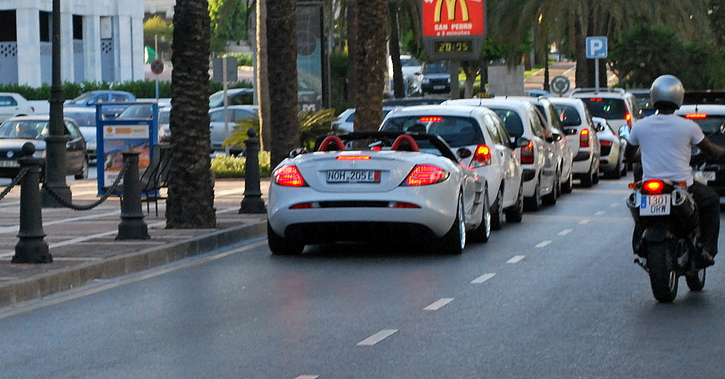 SLR Fehér 2