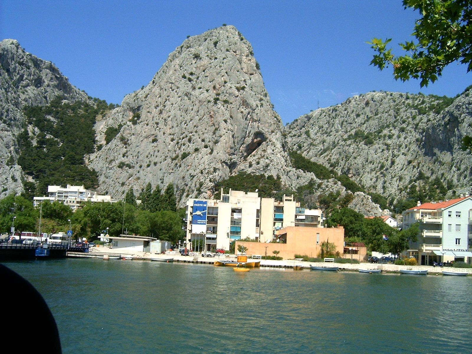 006 Omis