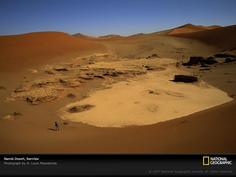 trekking-namib-desert-520633-sw (Medium)