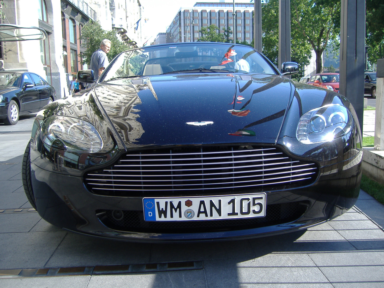 Aston Martin Vantage Roadster