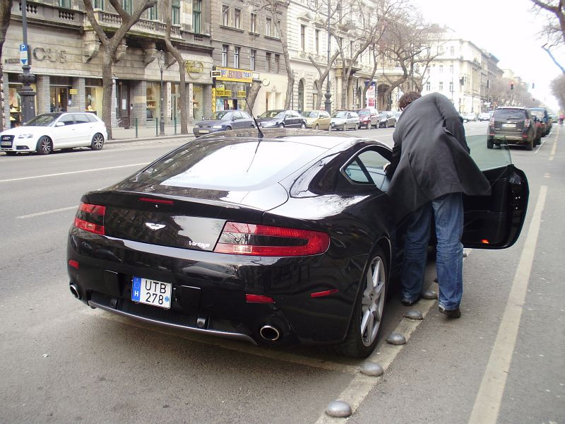 Aston Martin Vantage