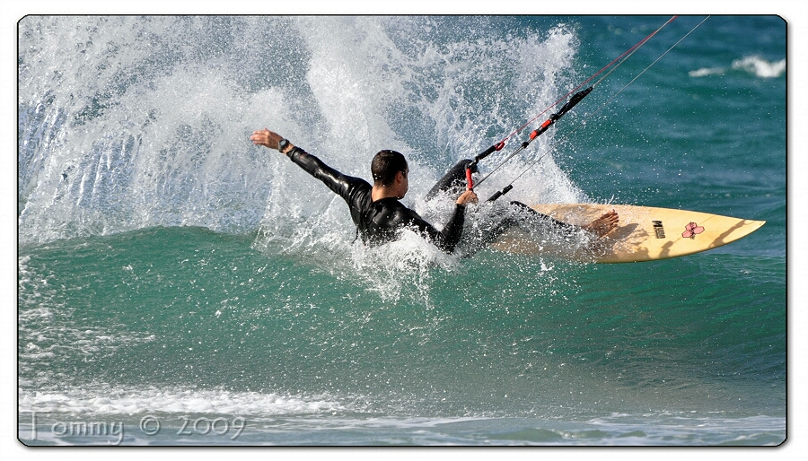 Kitesurfing