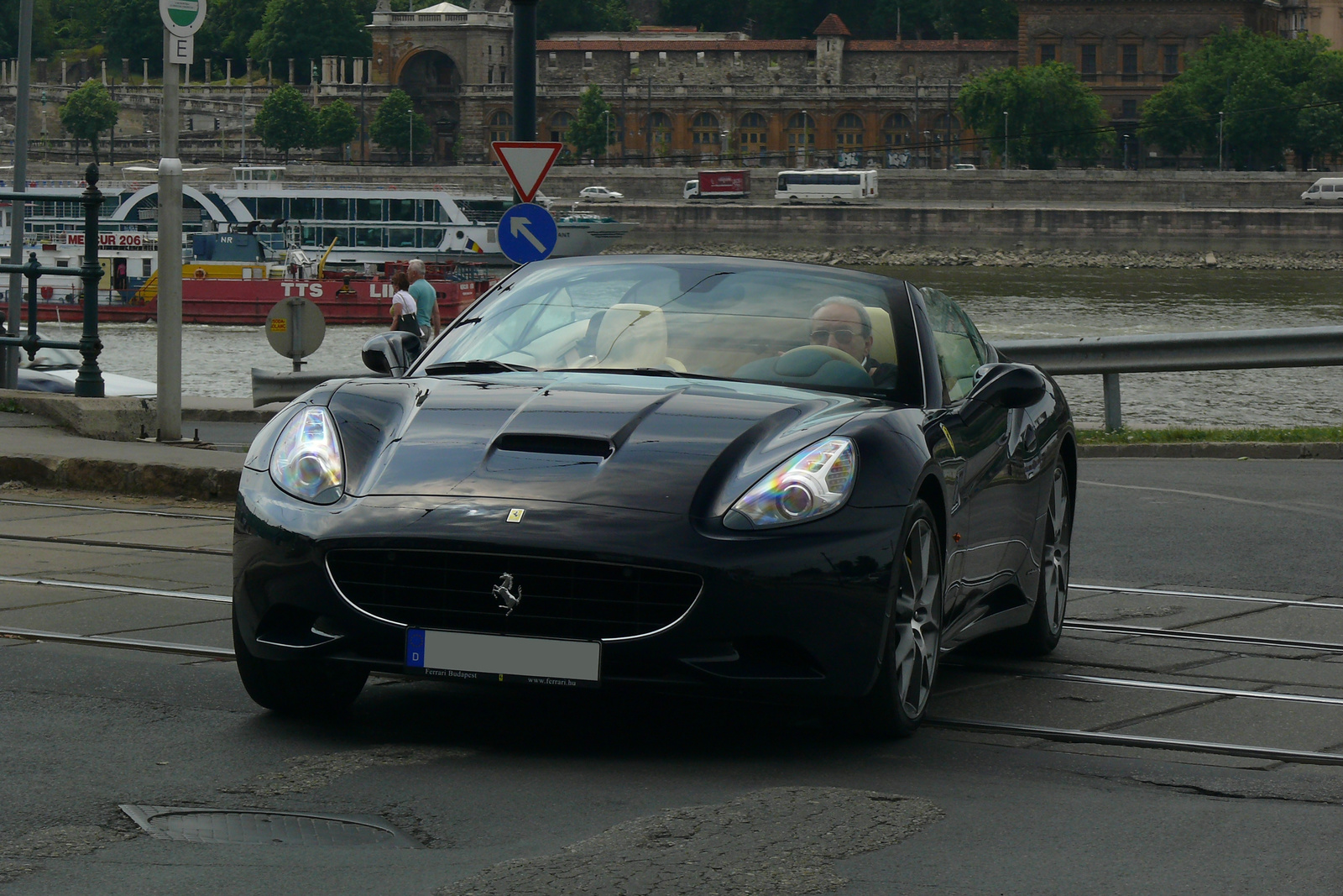 Ferrari California