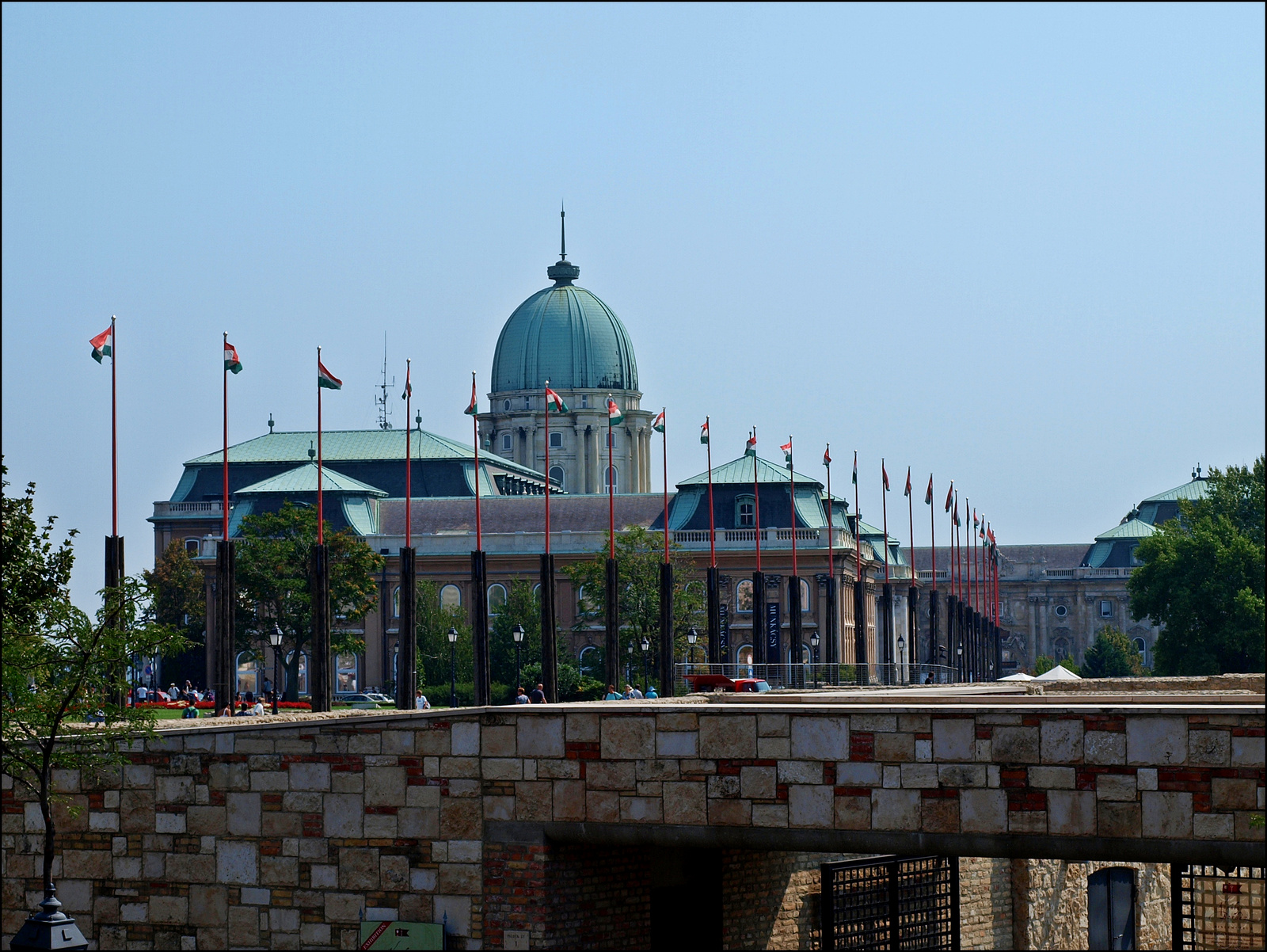 Budapest-Vár-Zászló