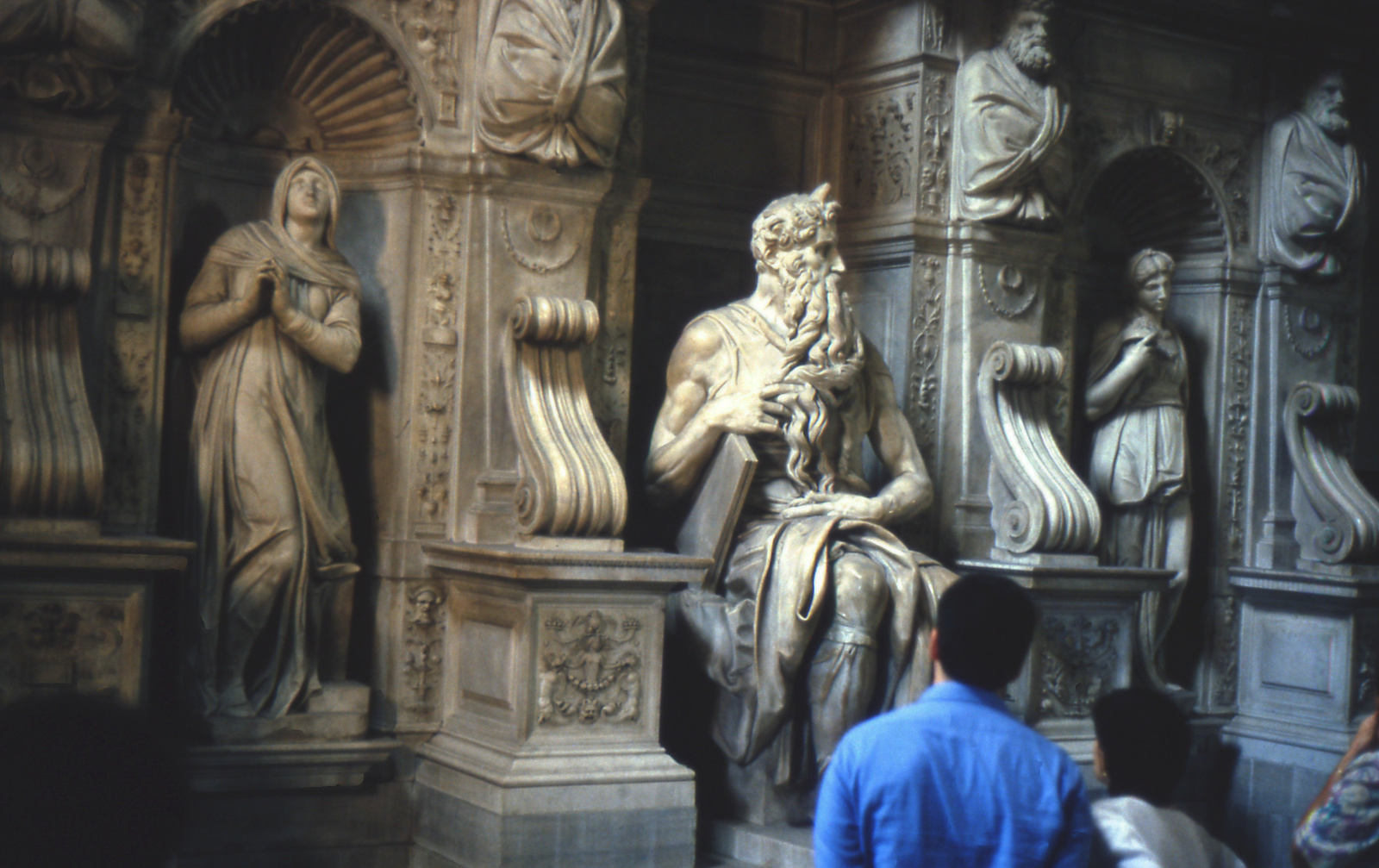 Róma Mózes szobor