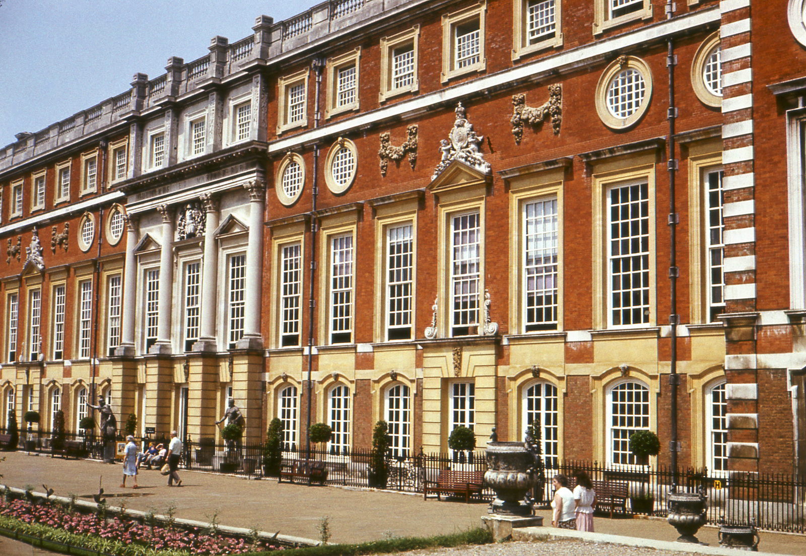 362 Hampton Court