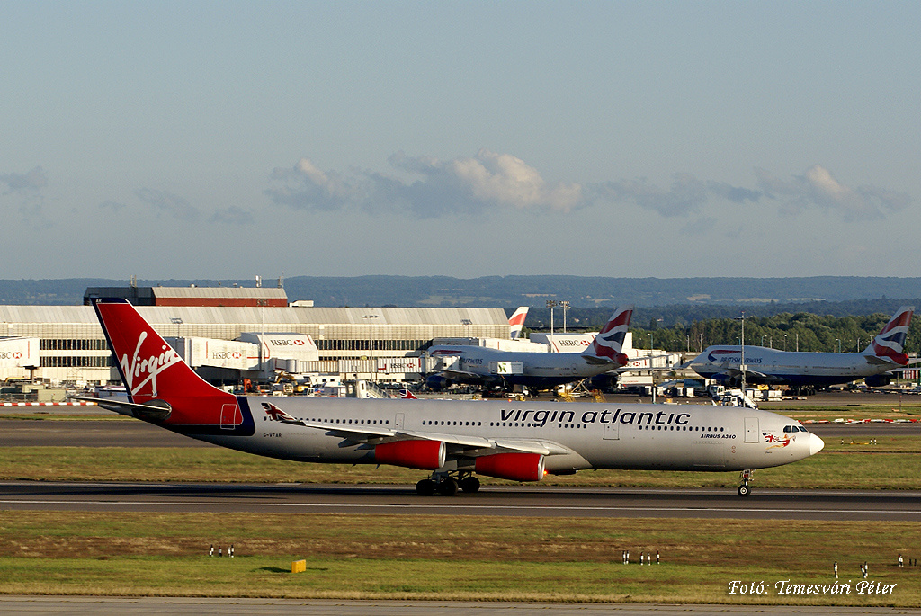 Heathrow Virgin A340-01