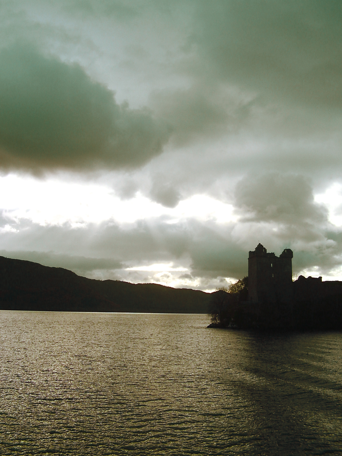 Loch Nessnél a vár