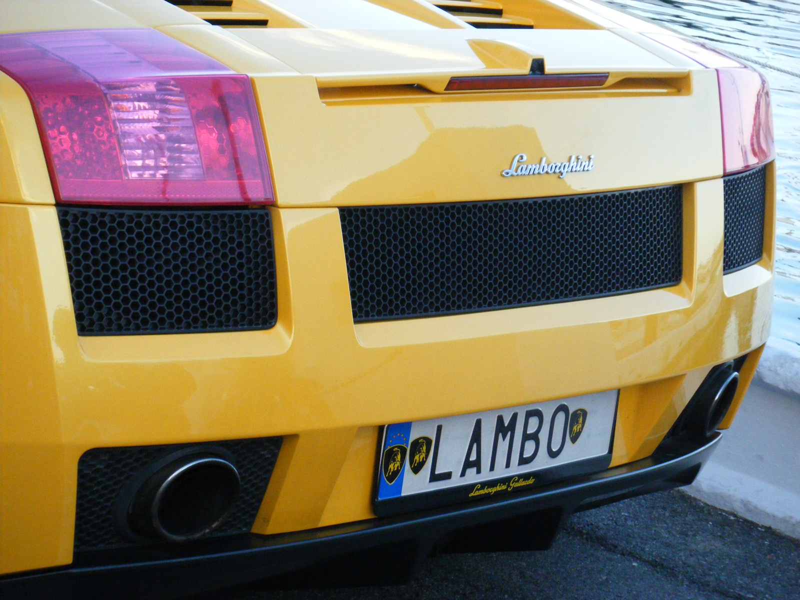 Ha nem lenne elég világos: Lambo