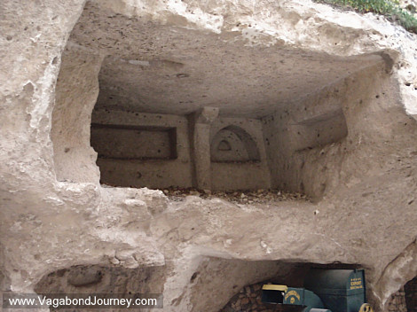 cave-rock-shelter-hasankeyf-turkey