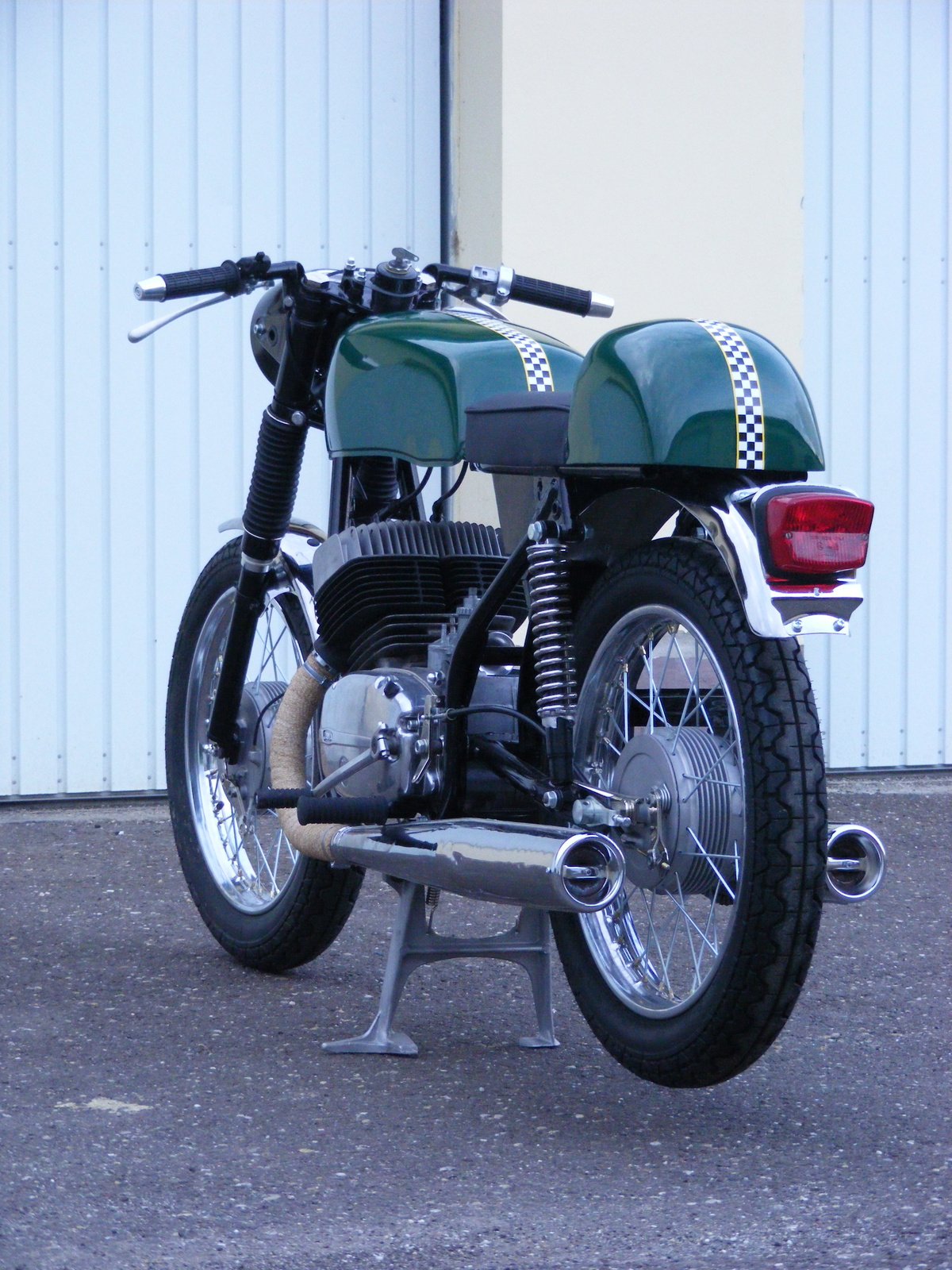 jawa 379