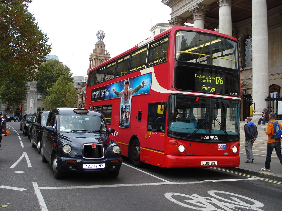 Első nap - Doubledecker and taxi