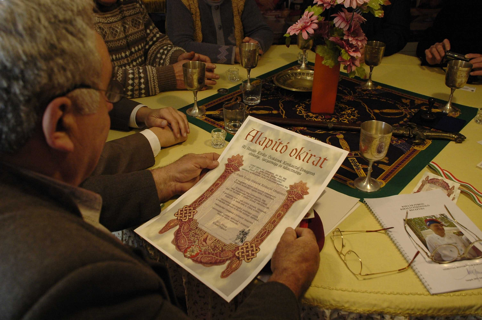 2011 02 18 kiralyi szakacsok kerekasztal lovagrendje.006