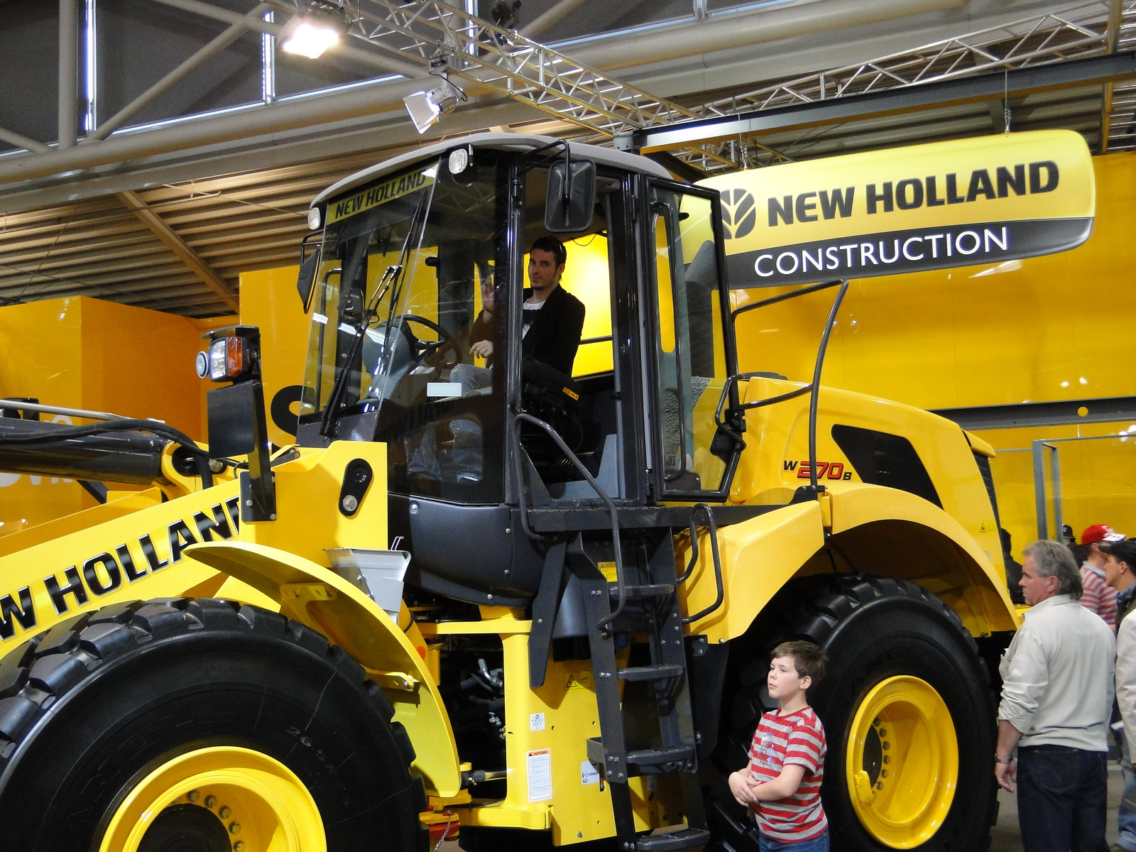 New Holland Radlader Wheel Loader W270B