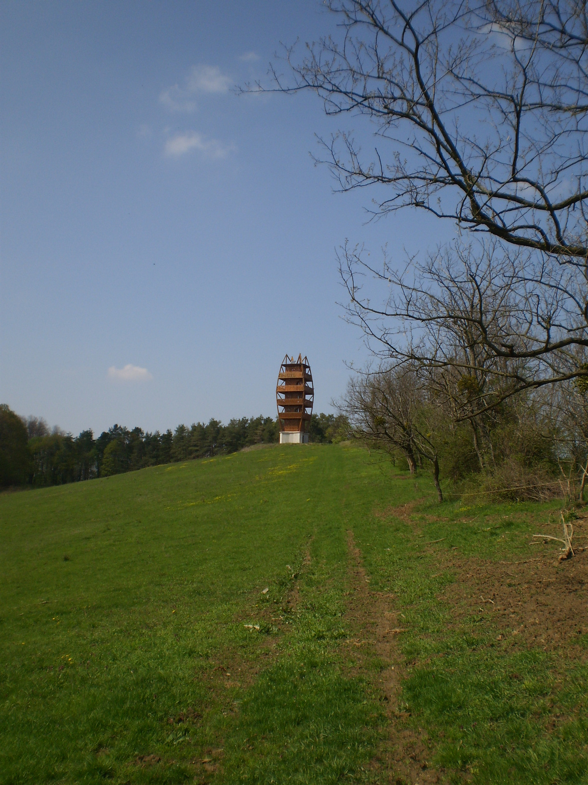 20100417Magyarhertelend-Napkilátó