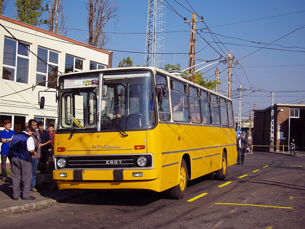 Ikarus 260 T a Pongrác úti troligarázsban 26 2008.10.11