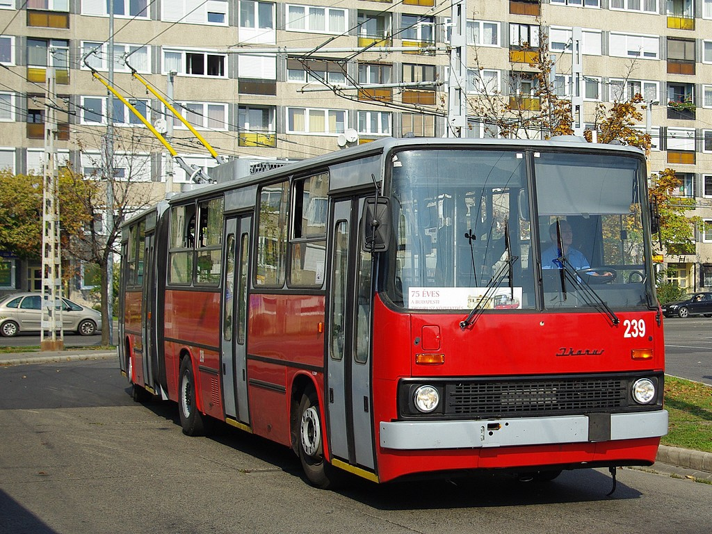 Ikarus 280T az Örs vezér téren 3 2008.10.12