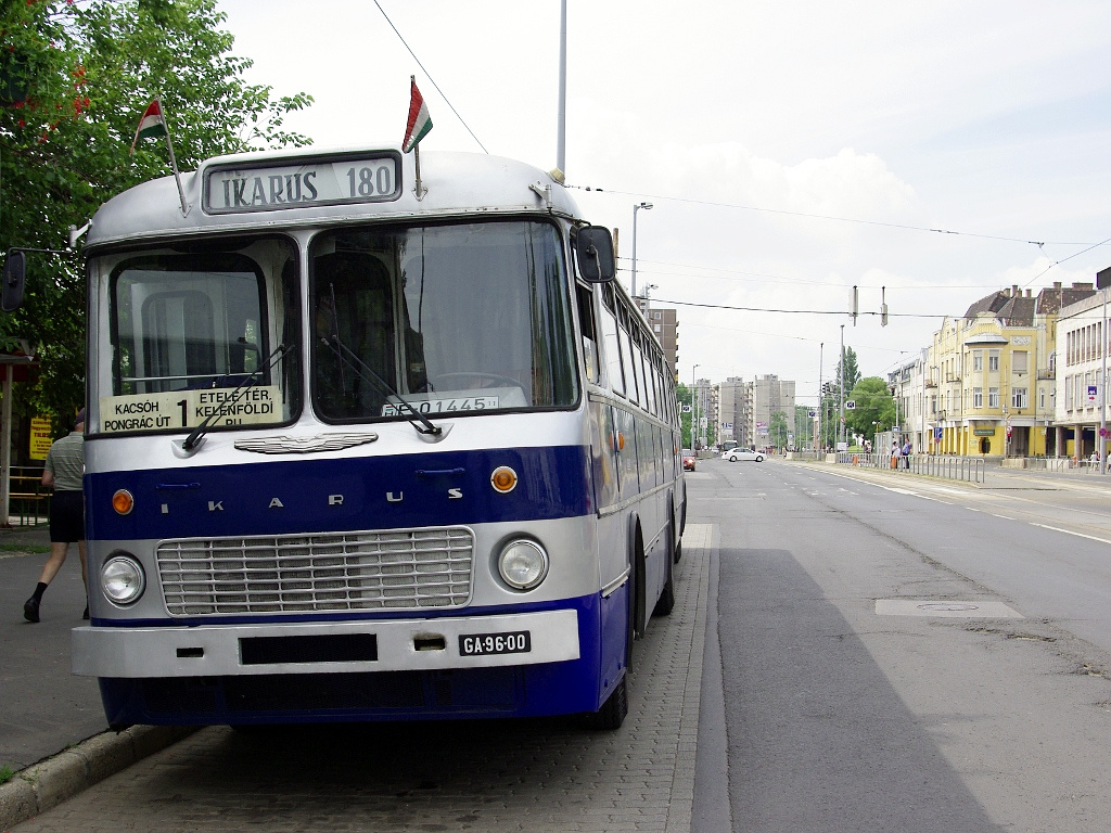 Ikarus 180 Újpest - Központban 07 2011.06.12