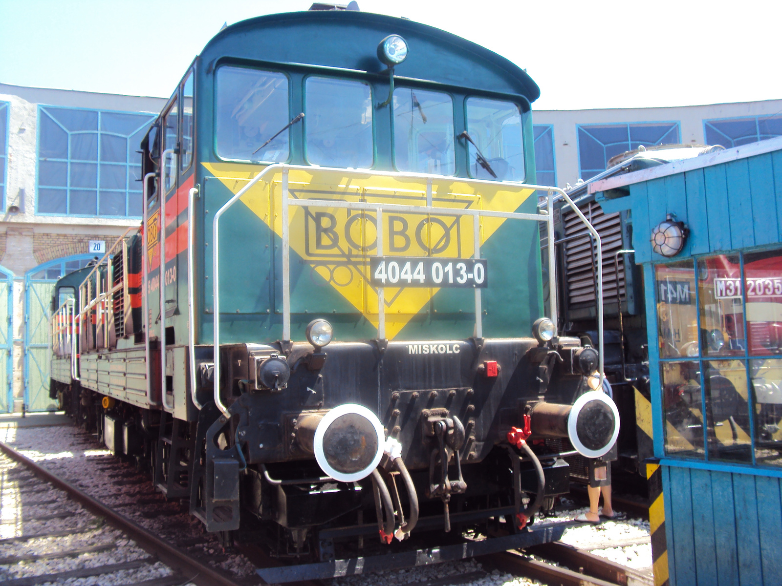 4044 013-0 4044 011-4"IkerBobó"