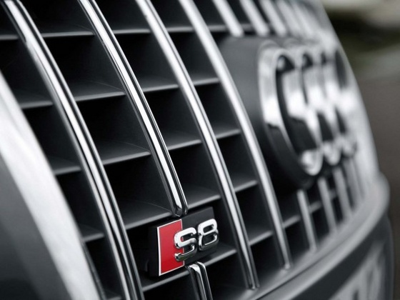 audi s8 2008 logo-595x446