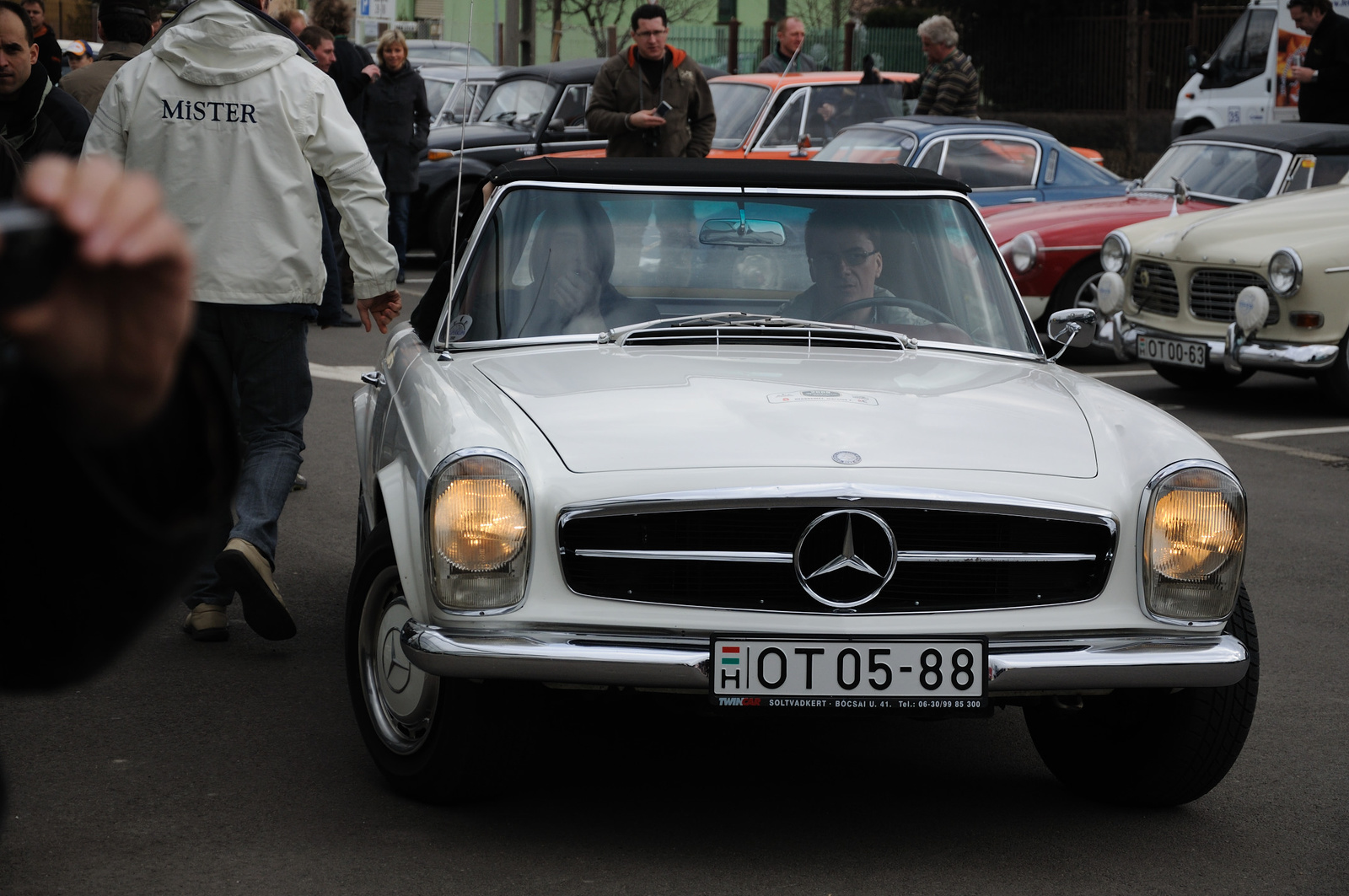 Mercedes-Benz 230SL