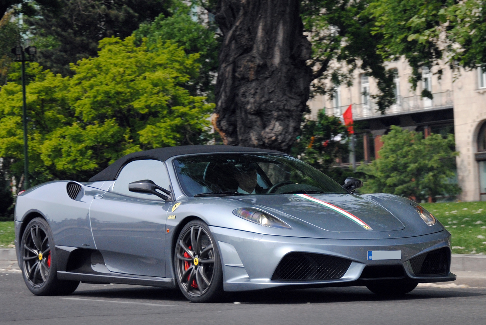 Ferrari Scuderia Spider 16M