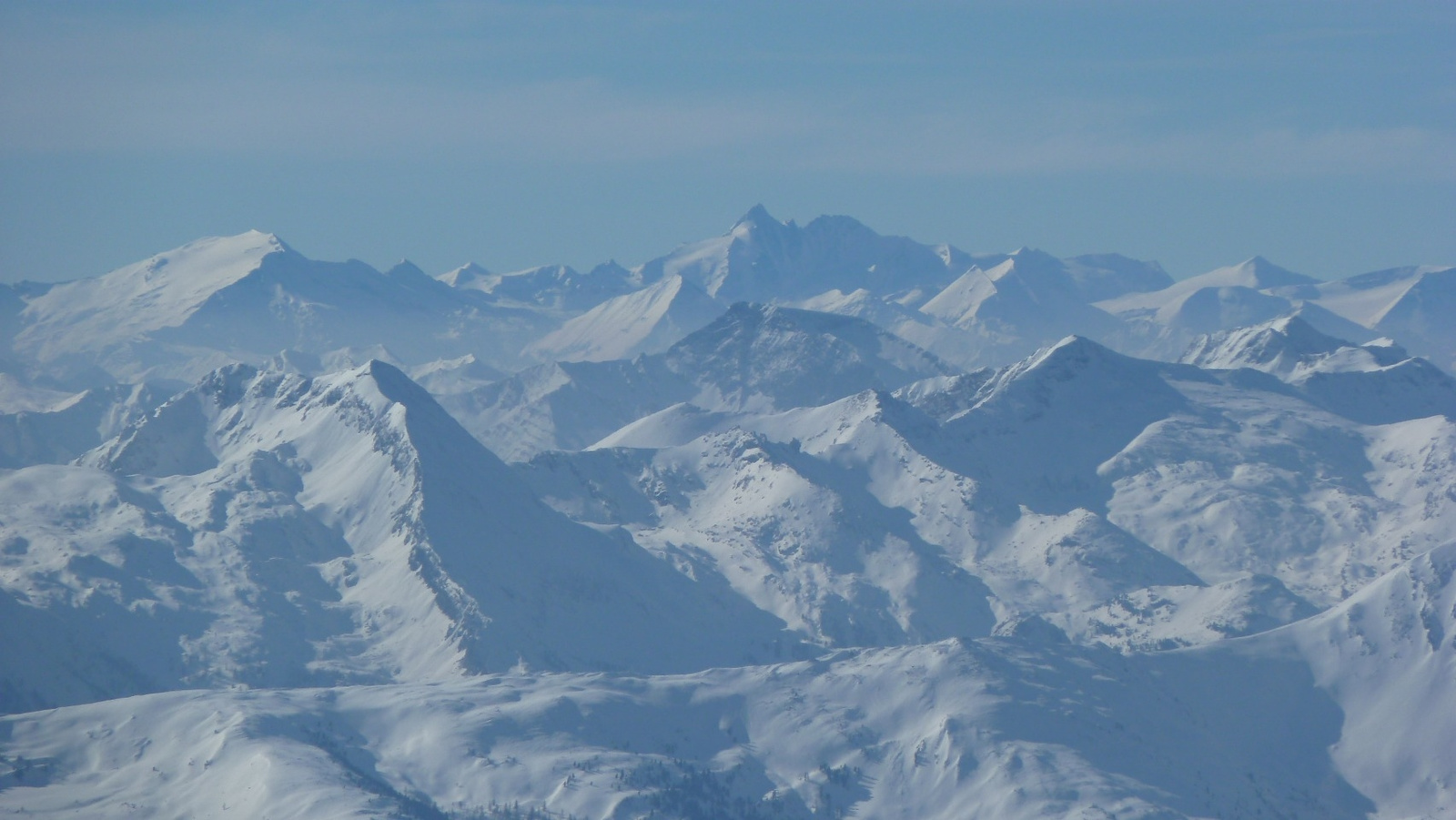 Preber-csúcson (2740 m), távolban a Grossglockner. Foto: Hőke Ma