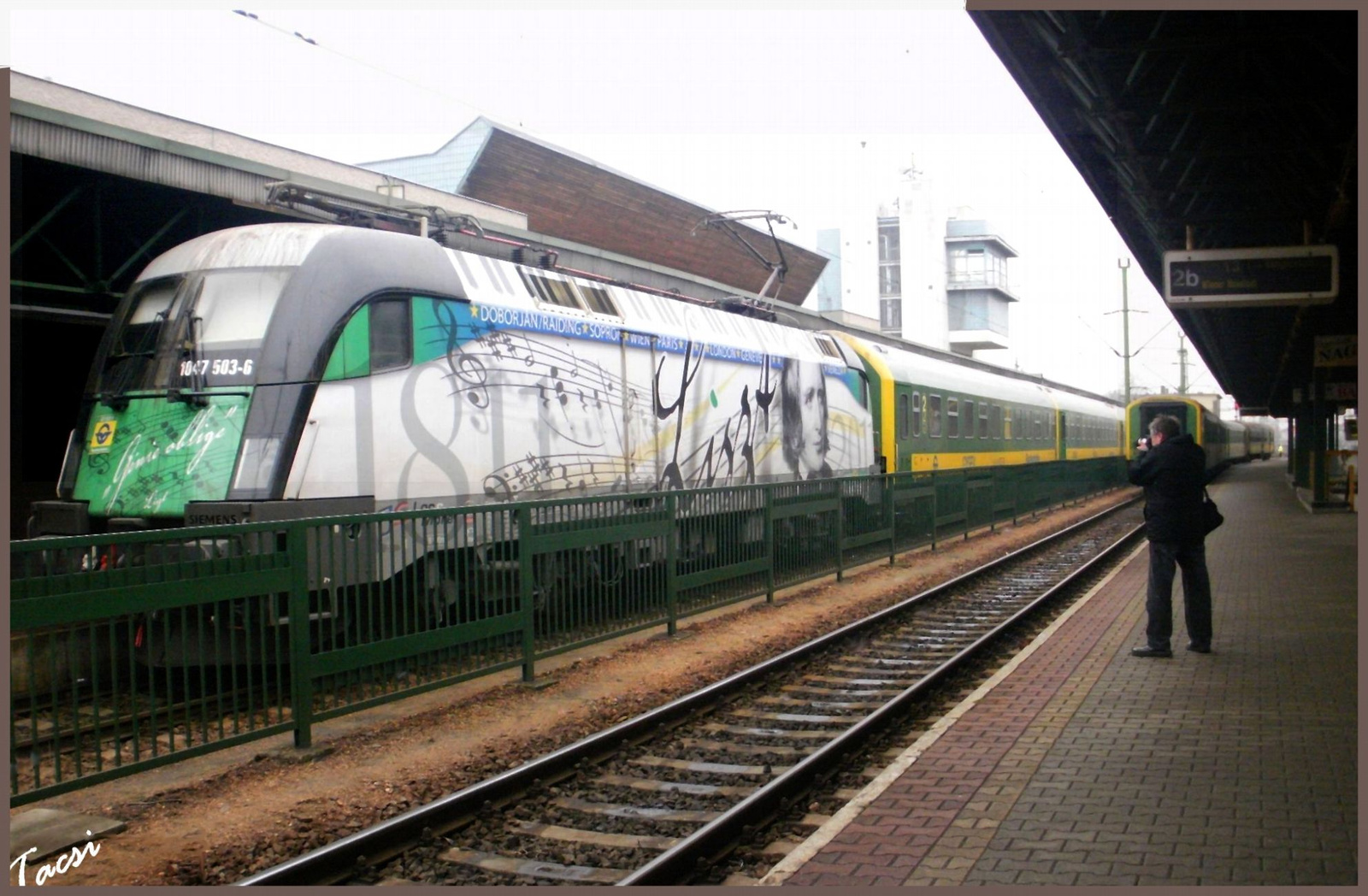 Traxi és a Liszt Ferenc mozdony a soproni GySEV állomáson